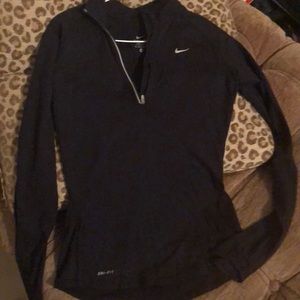 Nike woman’s pullover
